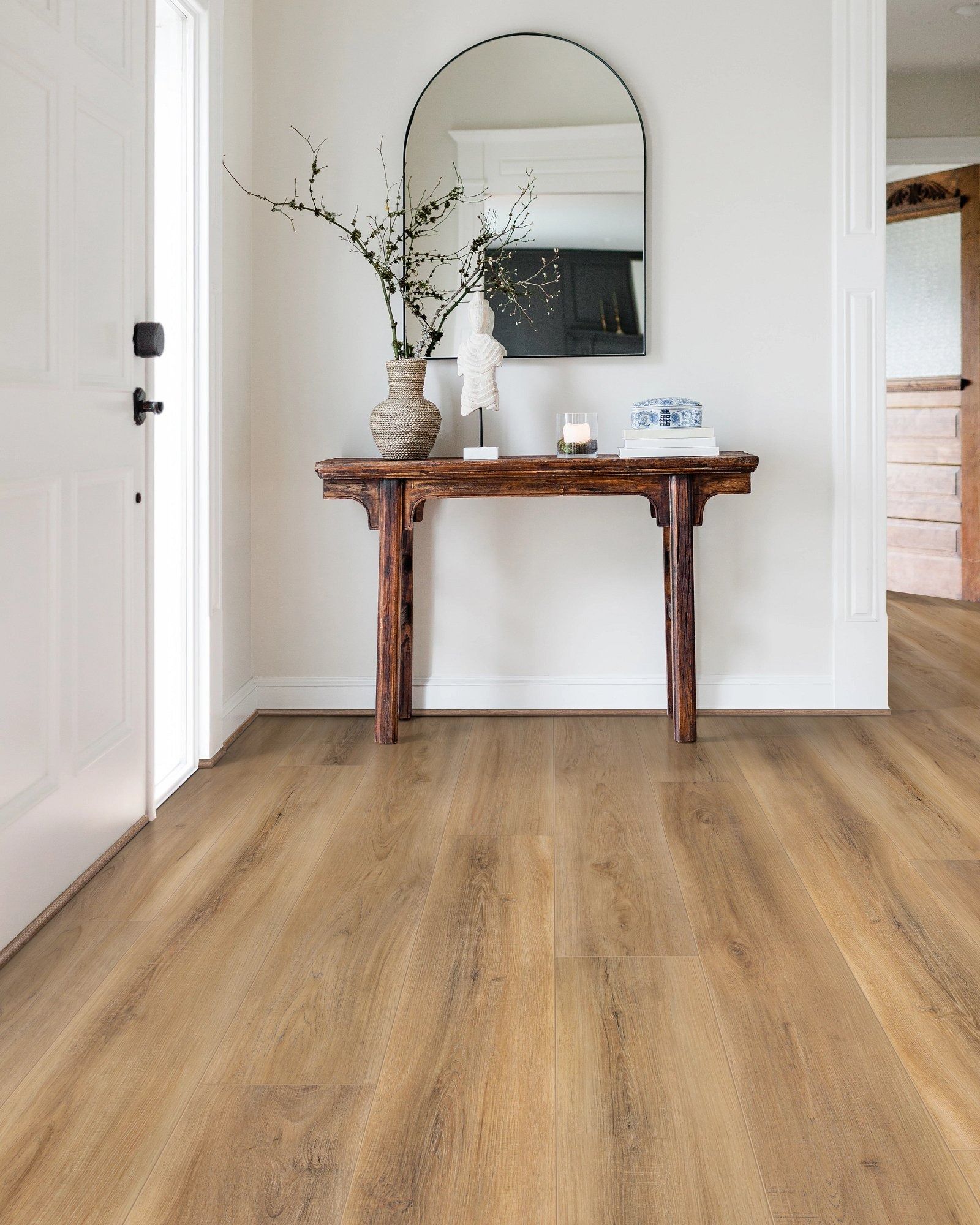 マロン Saffron Pecan LVP Flooring | COREtec